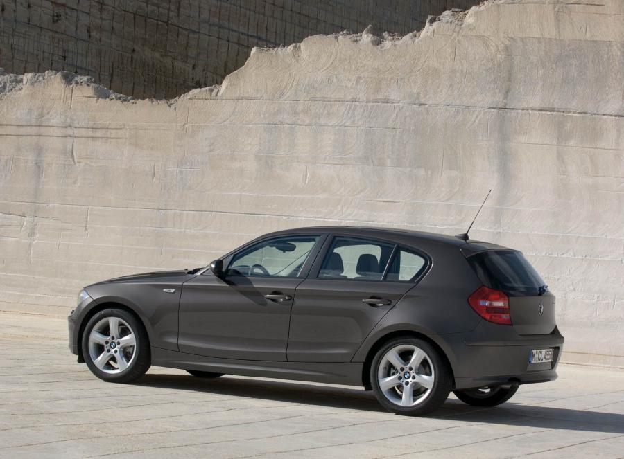  BMW 1-Series 5-Door 2005 года  (фото 19 из 187)